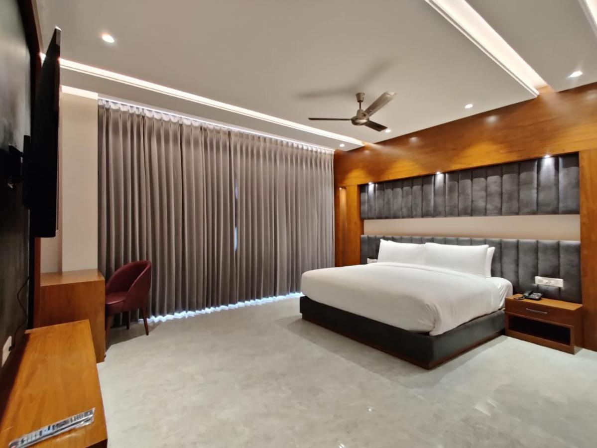Hotel Parth Una  Exterior photo